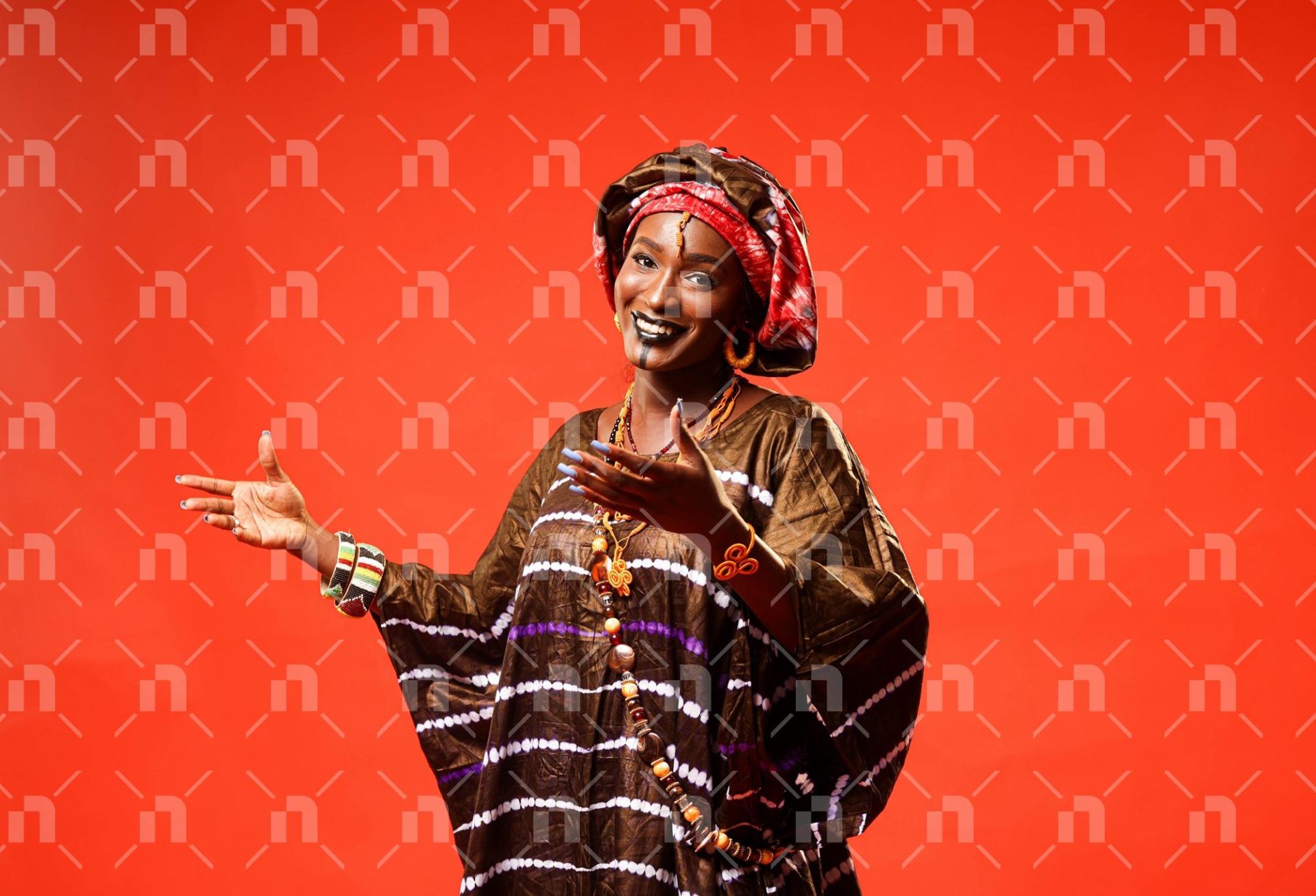 portrait-dune-femme-en-tenue-senegalaise